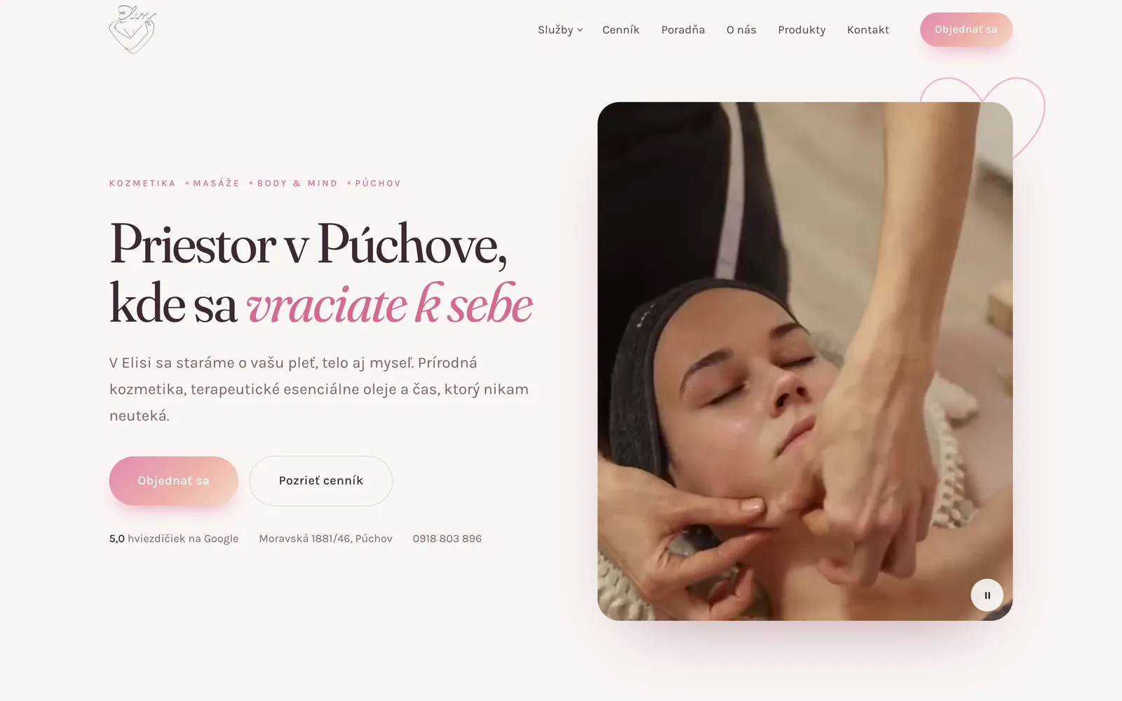 Úvodná obrazovka webu salónu Elisi: krémové pozadie, nadpis Priestor v Púchove, kde sa vraciate k sebe
